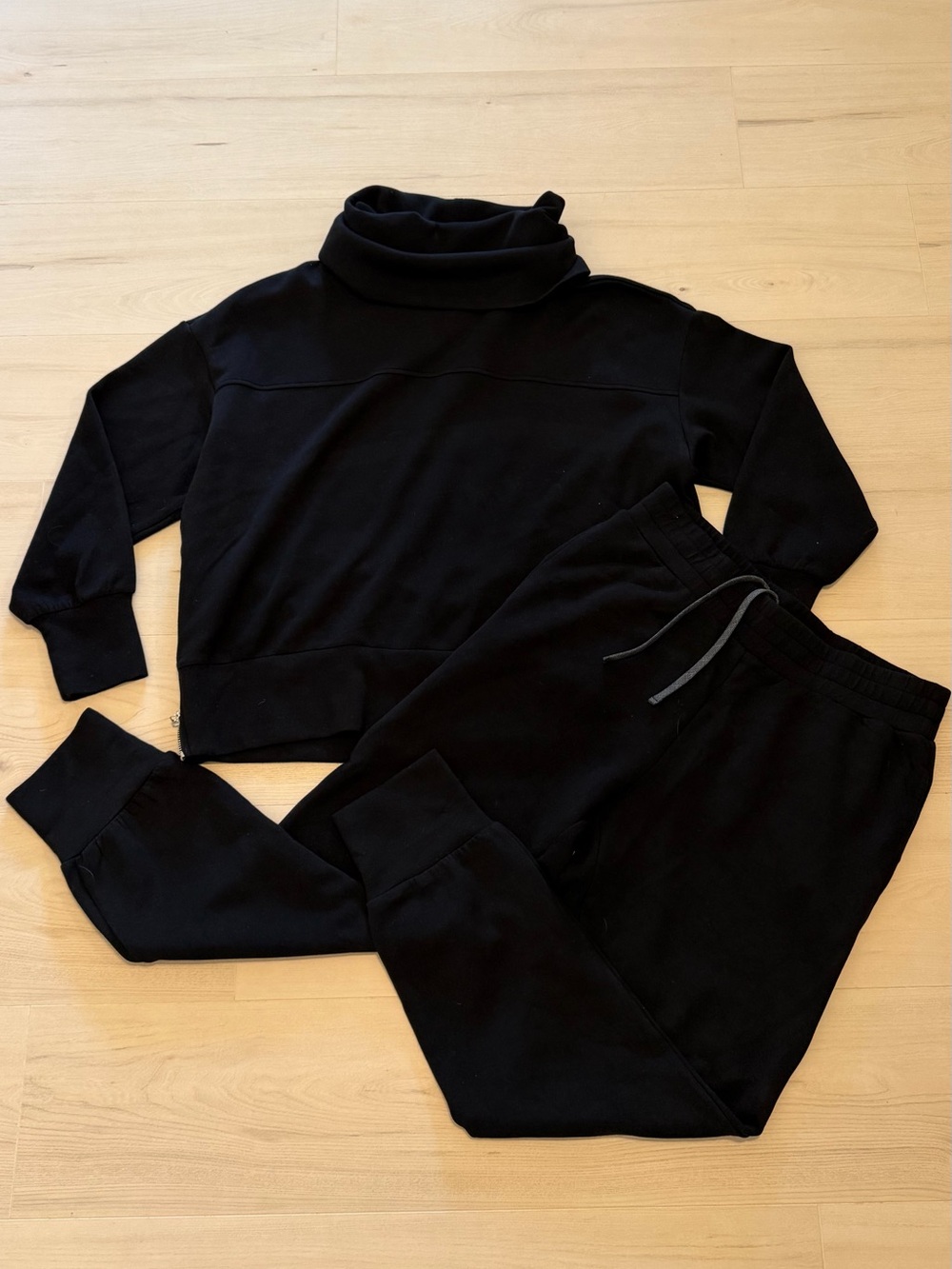 Varley Black Sweatshirt and Joggers Set Large